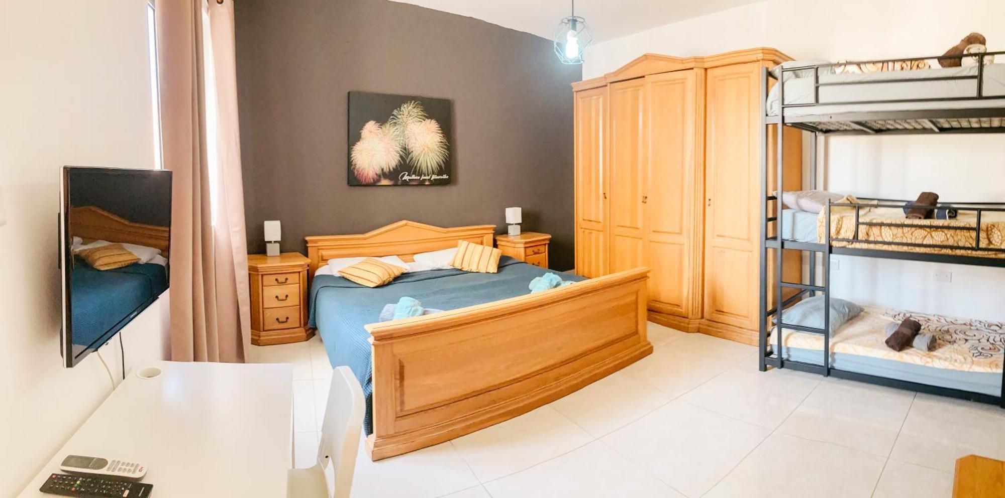 Xl Central Home - Sleeps 10 People Pieta Ngoại thất bức ảnh
