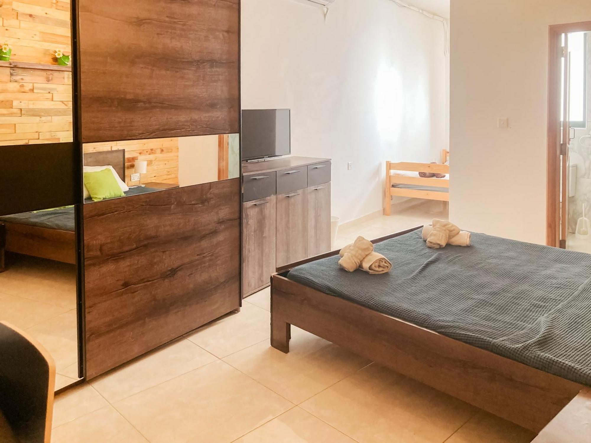 Xl Central Home - Sleeps 10 People Pieta Ngoại thất bức ảnh