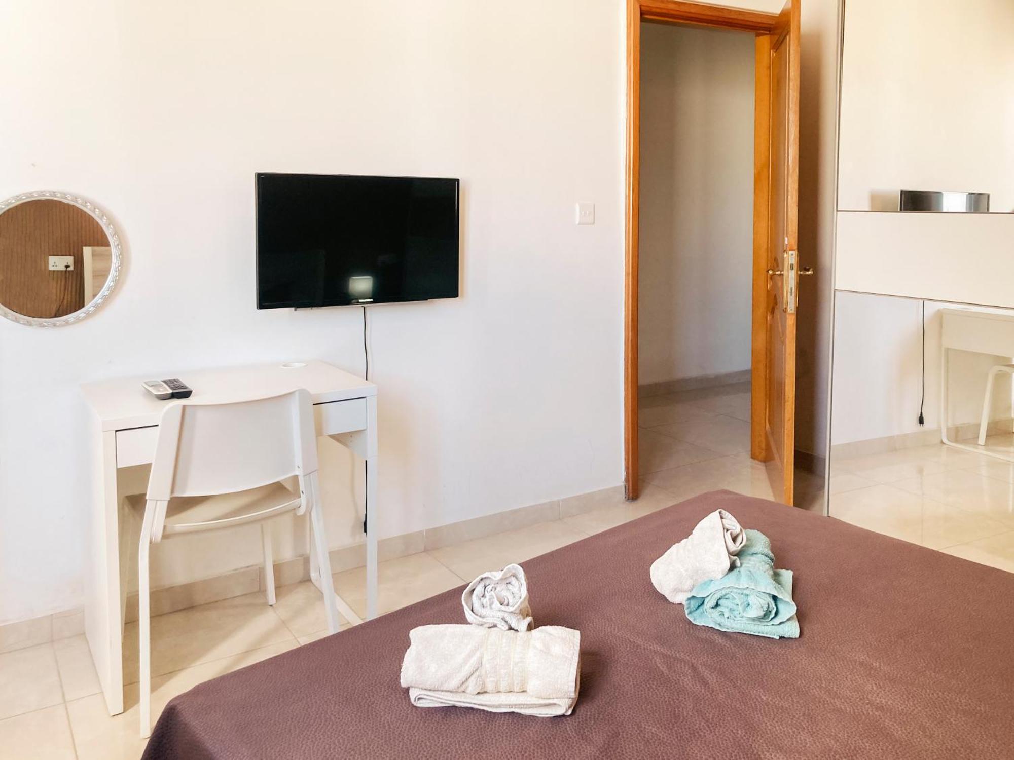 Xl Central Home - Sleeps 10 People Pieta Ngoại thất bức ảnh
