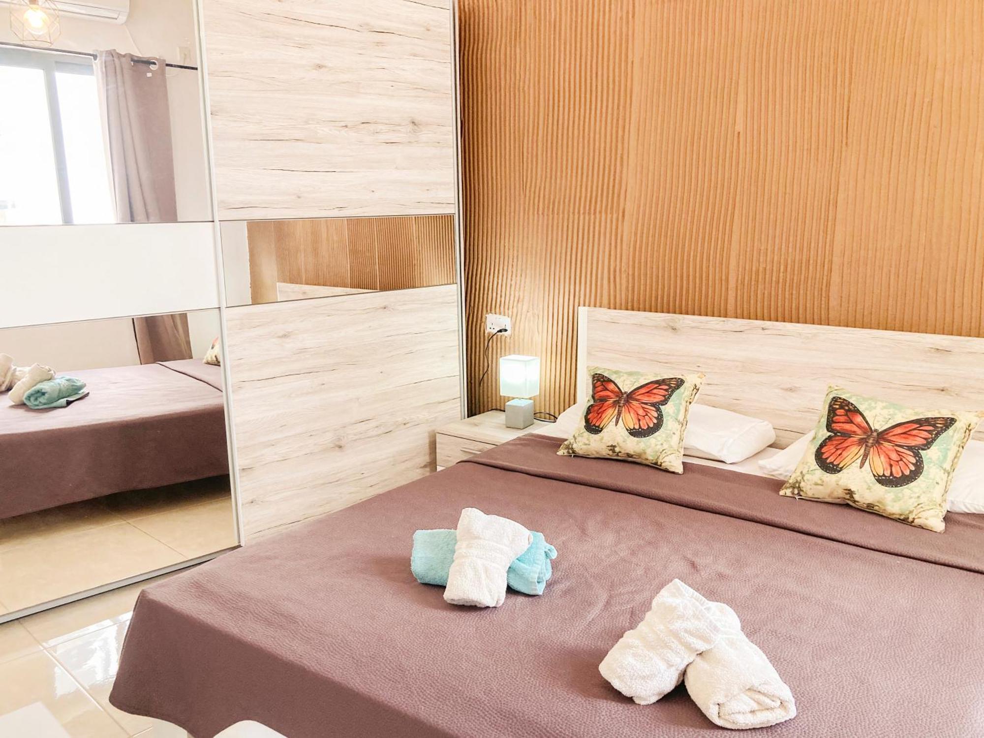 Xl Central Home - Sleeps 10 People Pieta Ngoại thất bức ảnh