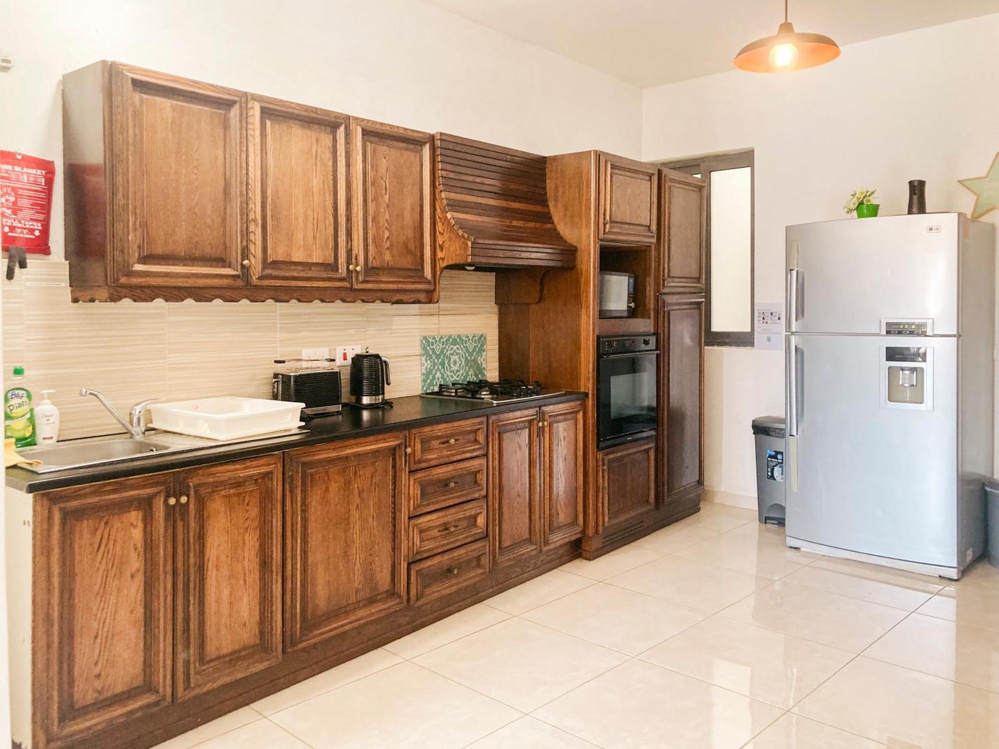 Xl Central Home - Sleeps 10 People Pieta Ngoại thất bức ảnh