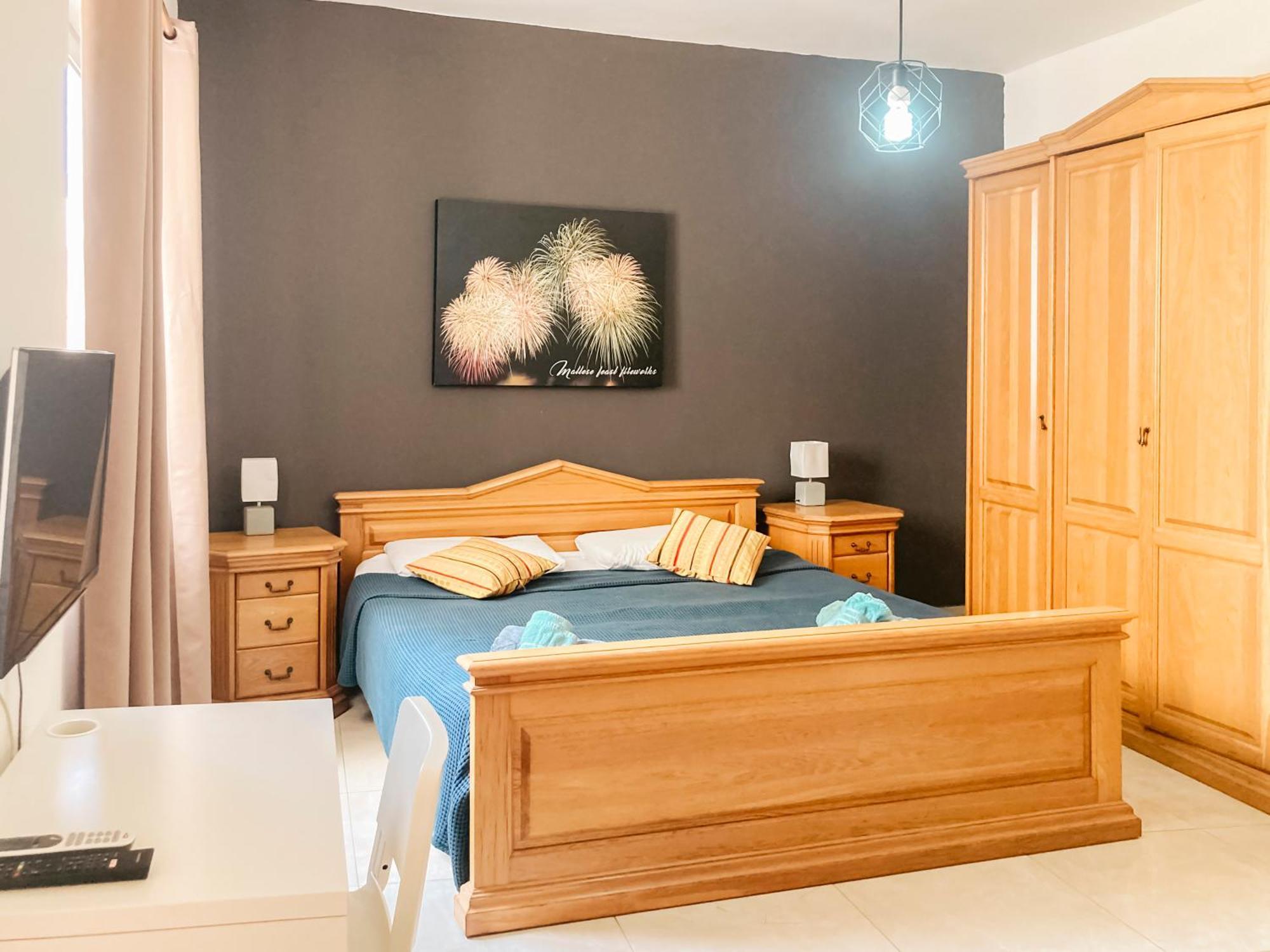 Xl Central Home - Sleeps 10 People Pieta Ngoại thất bức ảnh