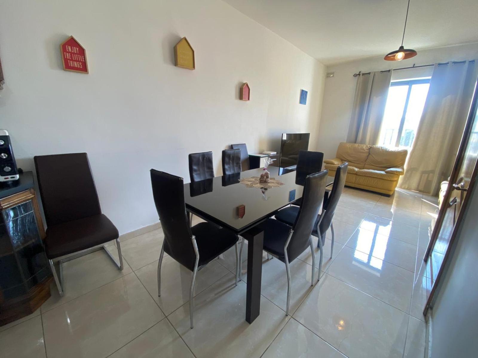 Xl Central Home - Sleeps 10 People Pieta Ngoại thất bức ảnh